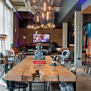 Moxy Sydhavnen Hotel Copenhaga
