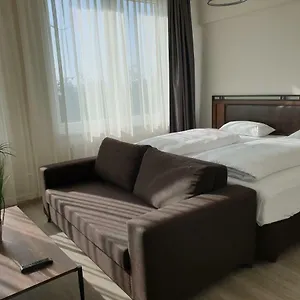 Motel Plus Schoenefeld Apart-hotel Schönefeld